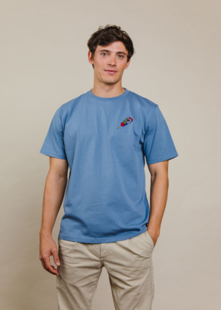 camiseta exclusiva de algodon premium organico unisex, color azul antracita y dibujo gilda